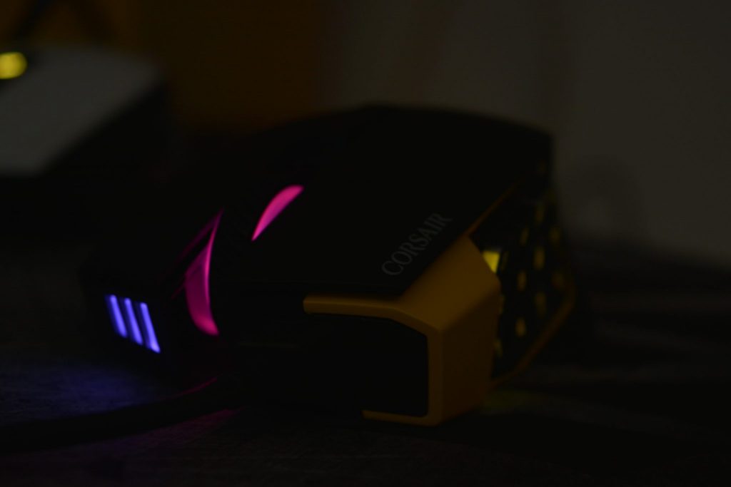 Los LEDs del Corsair Scimitar Pro RGB