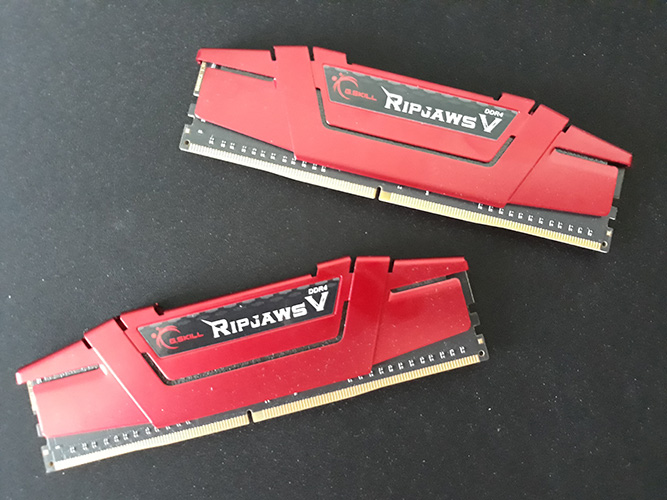 G.Skill Ripjaws V Red DDR4 2400 PC4-19200 8GB 2x4GB CL15