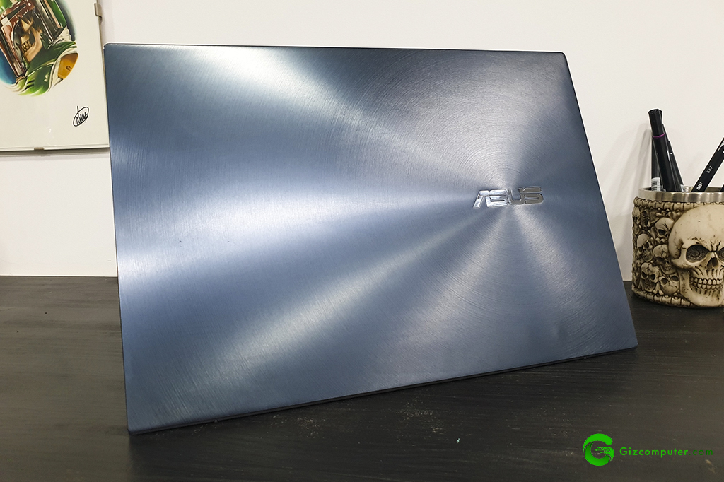 Asus UX582L ZenBook Pro Duo