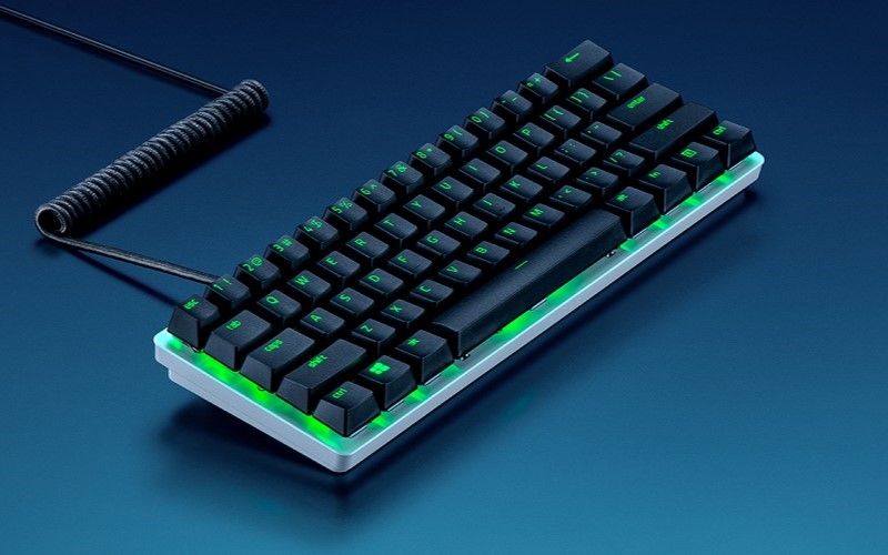 Razer PBT Keycap + Cable enrollado