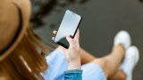 Cómo mantener seguros tus dispositivos móviles en vacaciones